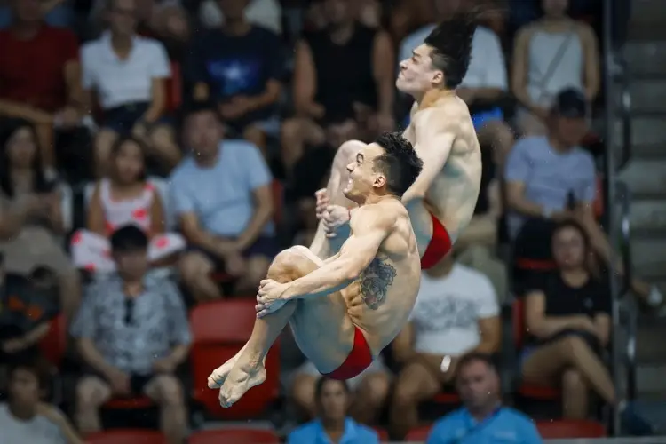 Osmar Olvera suma una nueva medalla en el Mundial de Clavados de Singapur