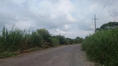 Habitantes de Mundo Nuevo reconocen trabajos de bacheo en tramo carretero de Loma Encerrada