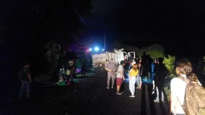 Al menos 15 lesionados tras choque de autobús y camión de volteo en carretera XalapaTotutla