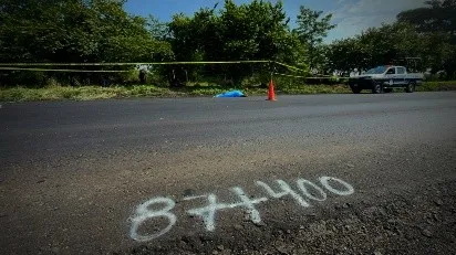 Obrero muere arrollado en la carretera Transístmica en San Juan Evangelista